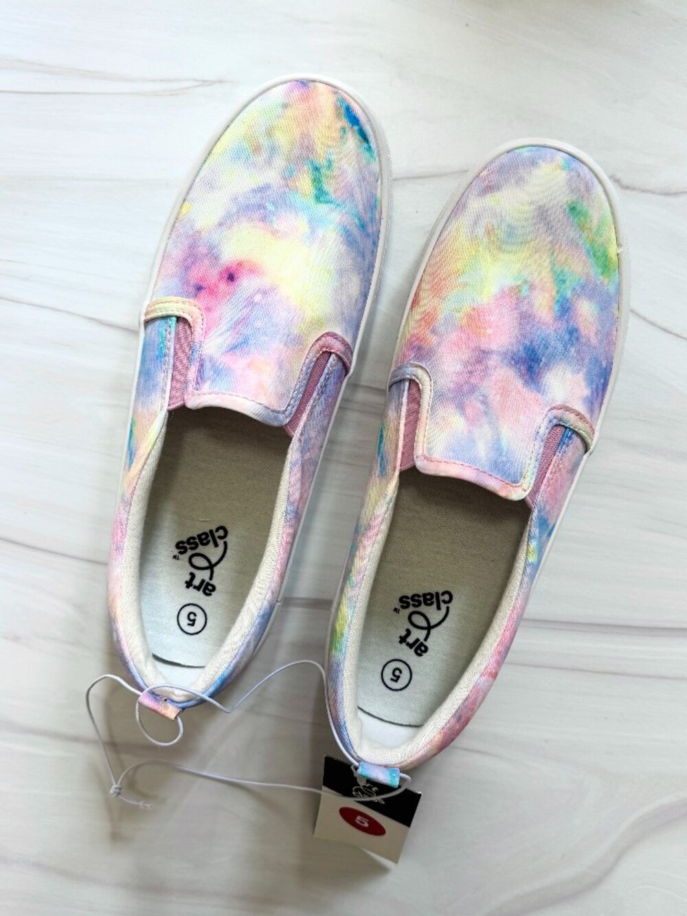 NWT Kids Art Class Tie-Dye Slip-On Sneakers (Youth Size 5)